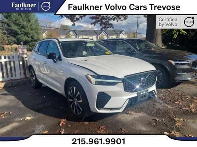 2023 Volvo XC60 Plus Dark Theme