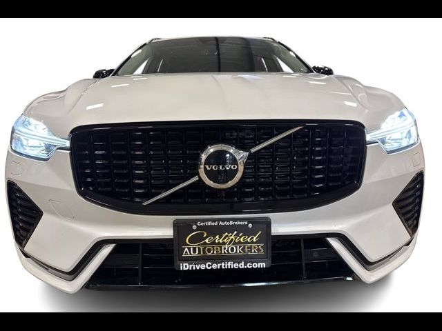 2023 Volvo XC60 Plus Dark Theme