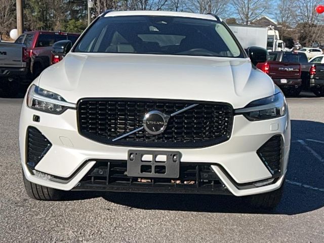 2023 Volvo XC60 Plus Dark Theme