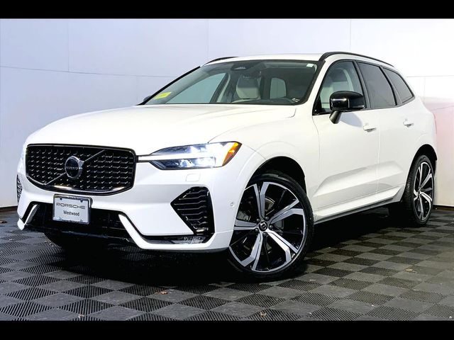 2023 Volvo XC60 Ultimate Dark Theme