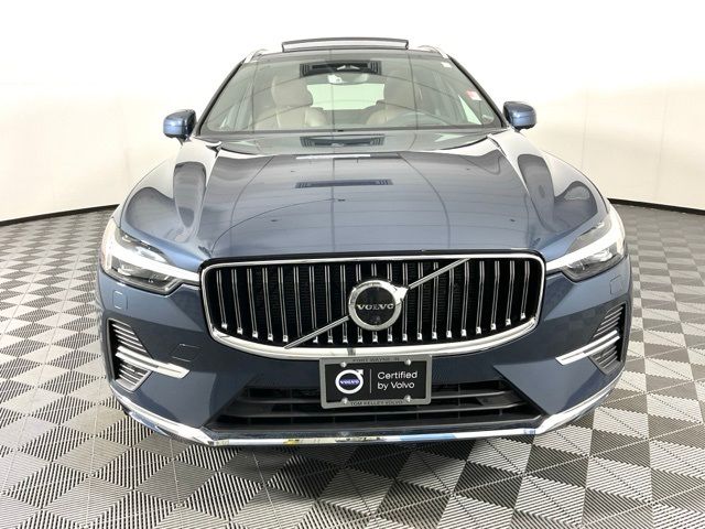 2023 Volvo XC60 Ultimate Bright Theme