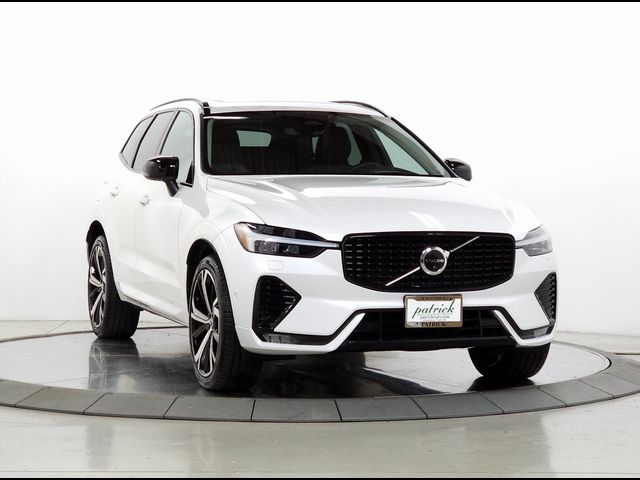 2023 Volvo XC60 Ultimate Dark Theme