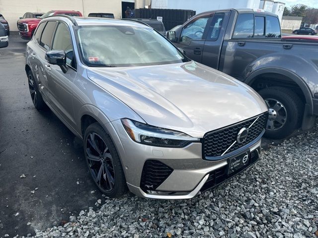 2023 Volvo XC60 Ultimate Dark Theme