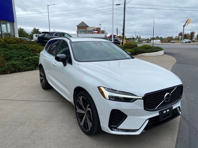 2023 Volvo XC60 Ultimate Dark Theme