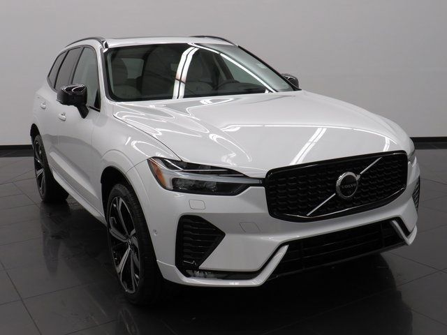 2023 Volvo XC60 Ultimate Dark Theme