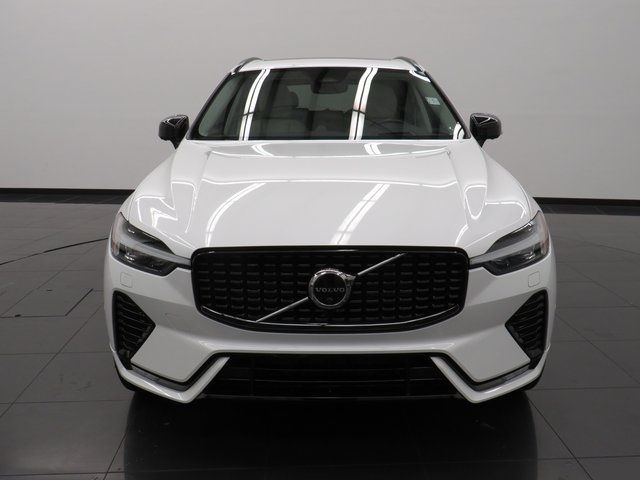 2023 Volvo XC60 Ultimate Dark Theme