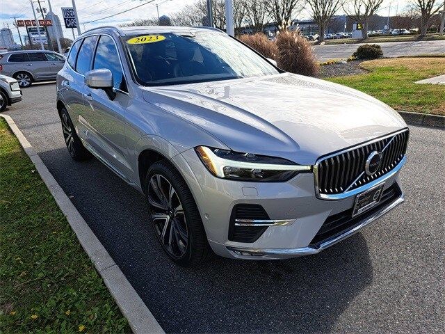 2023 Volvo XC60 Ultimate Bright Theme