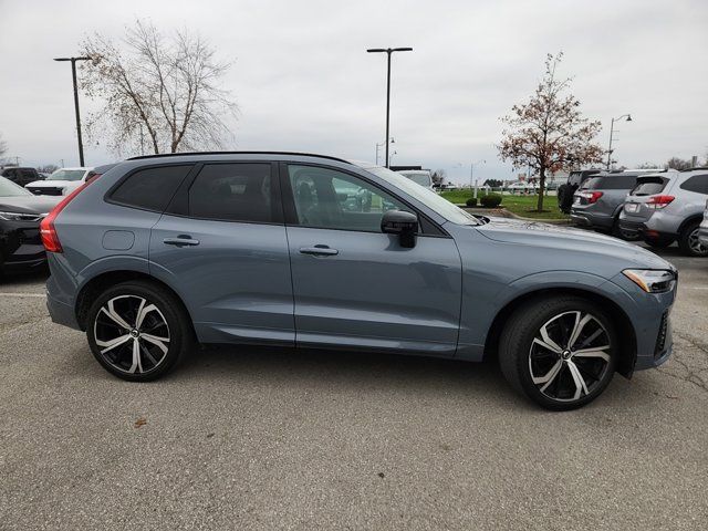 2023 Volvo XC60 Ultimate Dark Theme