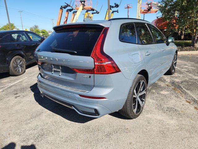 2023 Volvo XC60 Ultimate Dark Theme