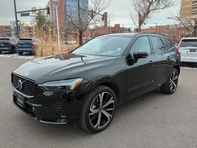 2023 Volvo XC60 Ultimate Dark Theme