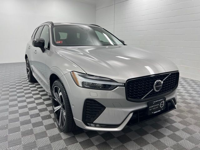 2023 Volvo XC60 Ultimate Dark Theme