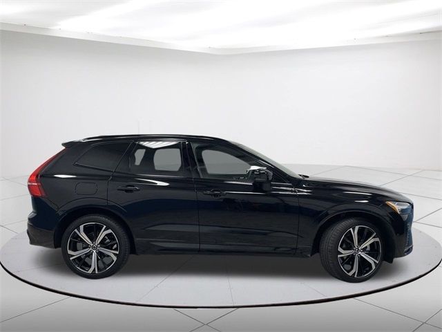 2023 Volvo XC60 Ultimate Dark Theme