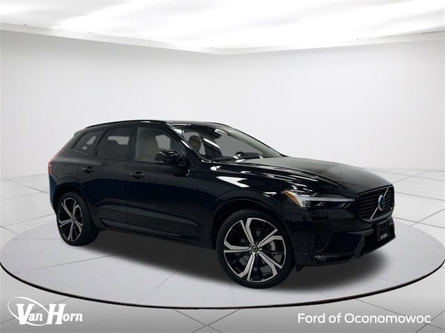 2023 Volvo XC60 Ultimate Dark Theme