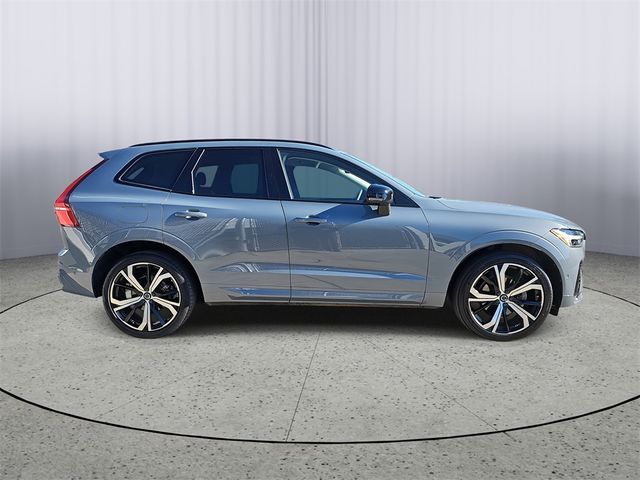 2023 Volvo XC60 Ultimate Dark Theme