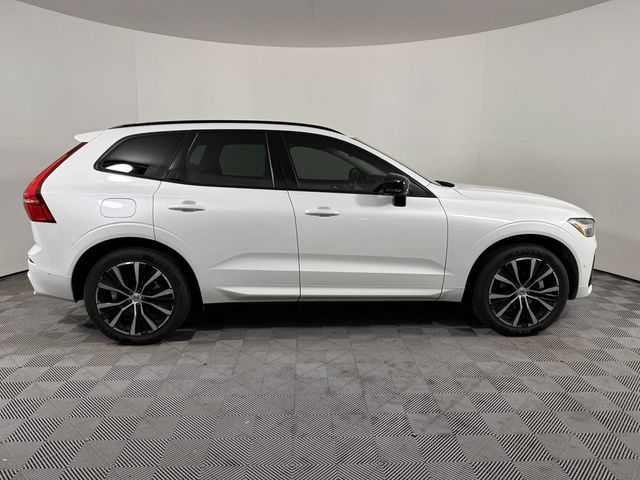 2023 Volvo XC60 Ultimate Dark Theme