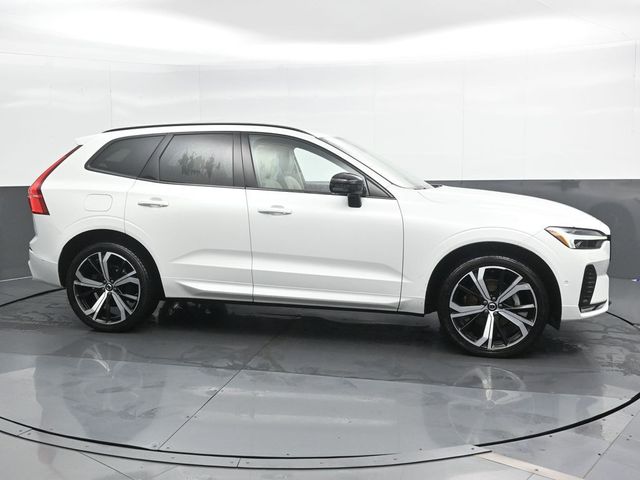 2023 Volvo XC60 Ultimate Dark Theme