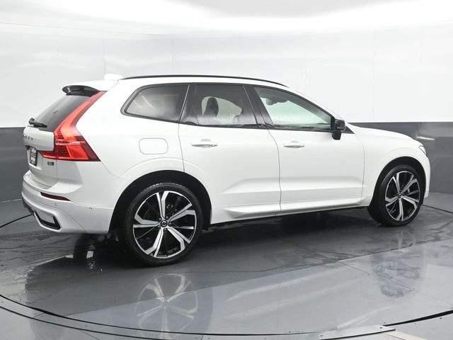 2023 Volvo XC60 Ultimate Dark Theme