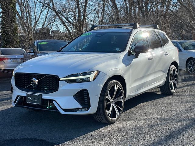 2023 Volvo XC60 Ultimate Dark Theme