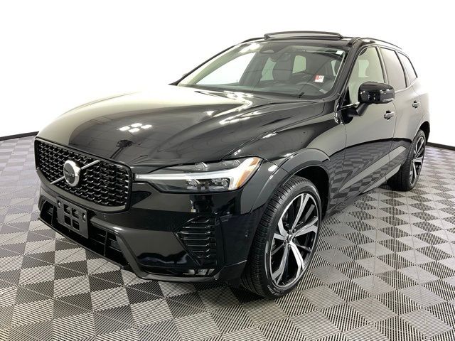 2023 Volvo XC60 Ultimate Dark Theme