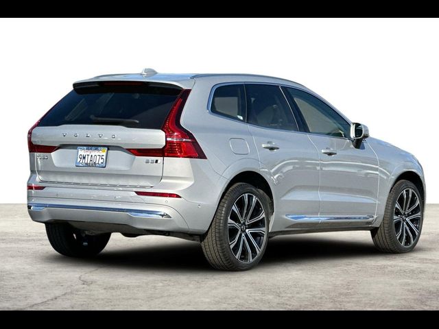 2023 Volvo XC60 Ultimate Bright Theme