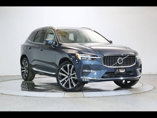 2023 Volvo XC60 Ultimate Bright Theme