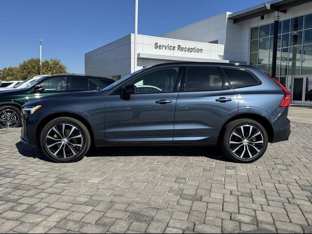 2023 Volvo XC60 Ultimate Dark Theme