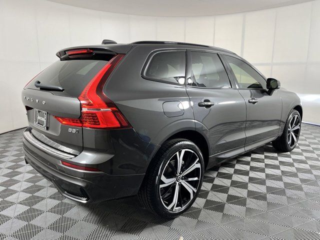 2023 Volvo XC60 Ultimate Dark Theme