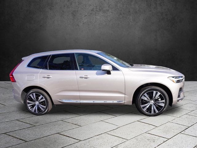 2023 Volvo XC60 Recharge Plug-In Hybrid Plus Bright Theme