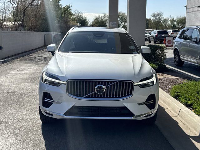 2023 Volvo XC60 Recharge Plug-In Hybrid Plus Bright Theme