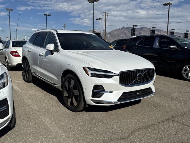 2023 Volvo XC60 Recharge Plug-In Hybrid Plus Bright Theme