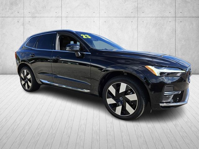 2023 Volvo XC60 Recharge Plug-In Hybrid Plus Bright Theme