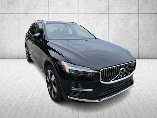 2023 Volvo XC60 Recharge Plug-In Hybrid Plus Bright Theme