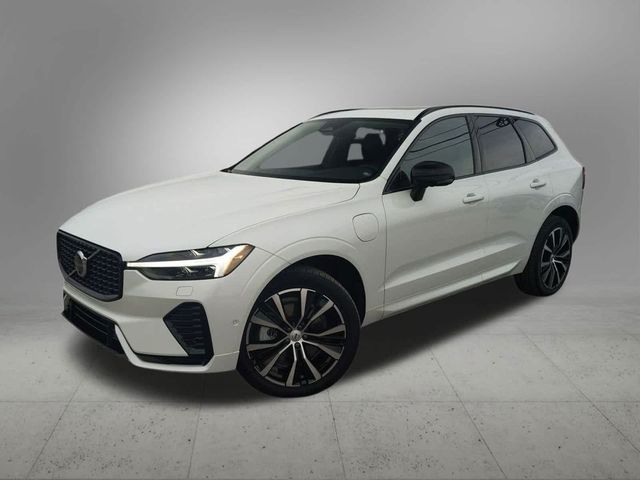 2023 Volvo XC60 Recharge Plug-In Hybrid Plus Dark Theme