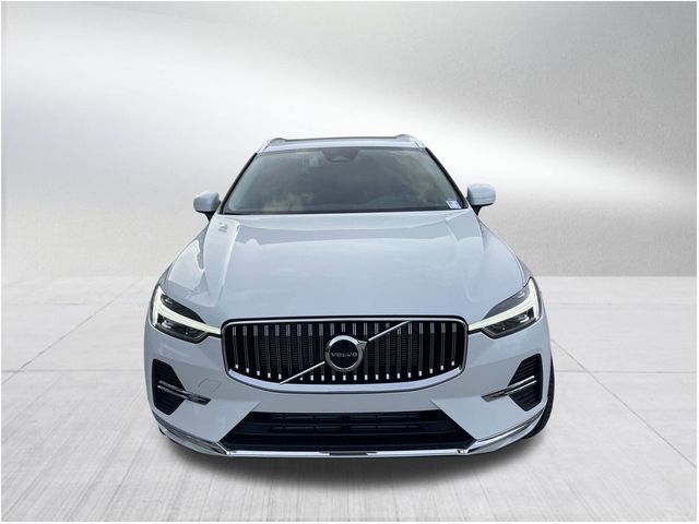2023 Volvo XC60 Recharge Core Bright Theme