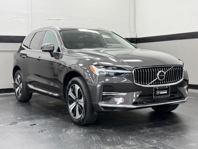 2023 Volvo XC60 Recharge Plug-In Hybrid Core Bright Theme