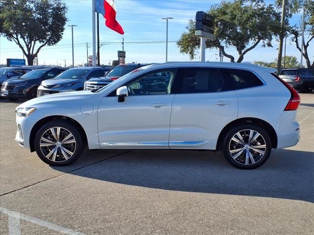 2023 Volvo XC60 Recharge Plug-In Hybrid Plus Bright Theme