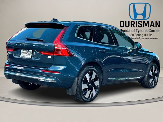 2023 Volvo XC60 Recharge Plug-In Hybrid Plus Bright Theme