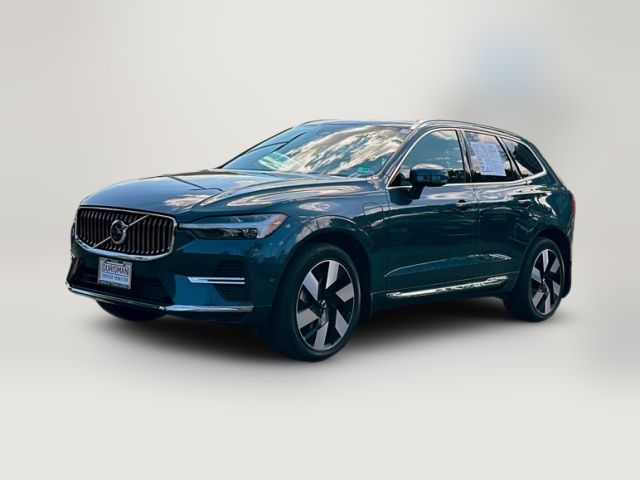 2023 Volvo XC60 Recharge Plug-In Hybrid Plus Bright Theme