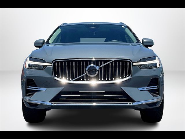 2023 Volvo XC60 Recharge Plug-In Hybrid Plus Bright Theme