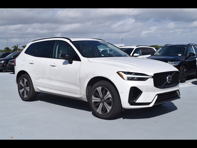 2023 Volvo XC60 Recharge Plug-In Hybrid Plus Dark Theme