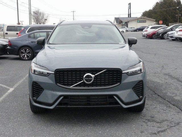 2023 Volvo XC60 Recharge Plug-In Hybrid Plus Dark Theme