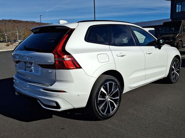 2023 Volvo XC60 Recharge Plug-In Hybrid Plus Dark Theme