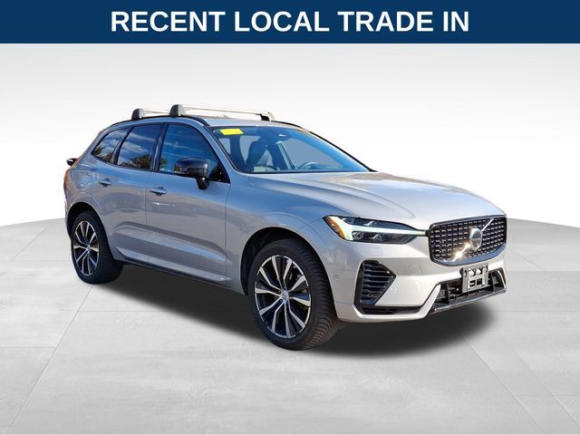 2023 Volvo XC60 Recharge Plug-In Hybrid Plus Dark Theme