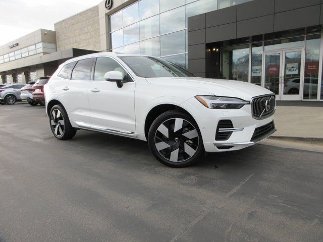 2023 Volvo XC60 Recharge Plug-In Hybrid Ultimate Bright Theme