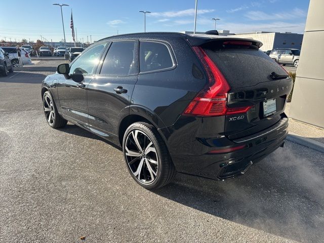 2023 Volvo XC60 Recharge Plug-In Hybrid Ultimate Dark Theme