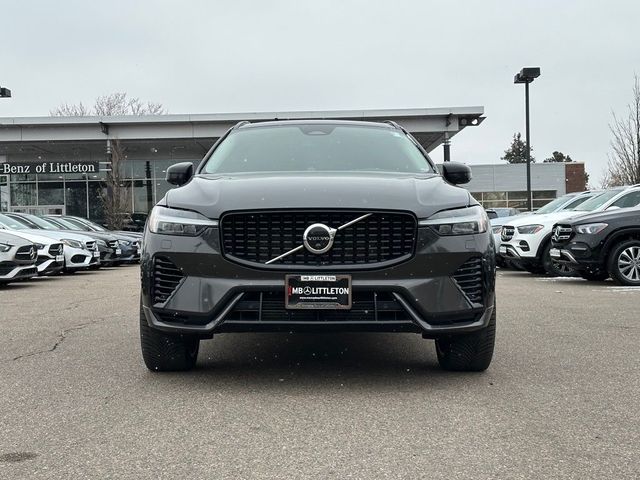 2023 Volvo XC60 Recharge Plug-In Hybrid Ultimate Dark Theme