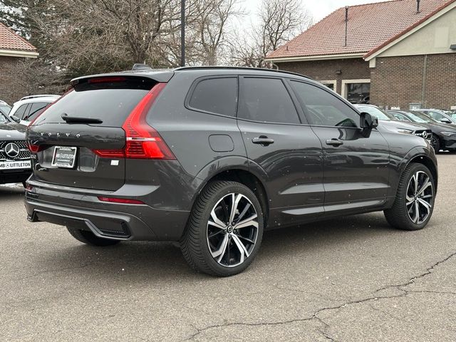 2023 Volvo XC60 Recharge Plug-In Hybrid Ultimate Dark Theme