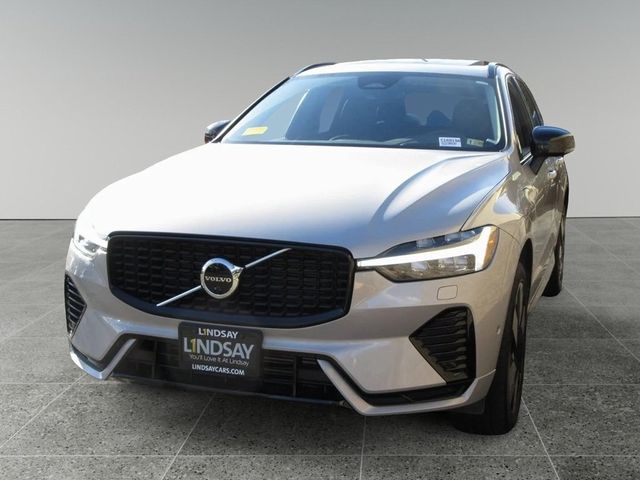 2023 Volvo XC60 Recharge Plug-In Hybrid Ultimate Dark Theme