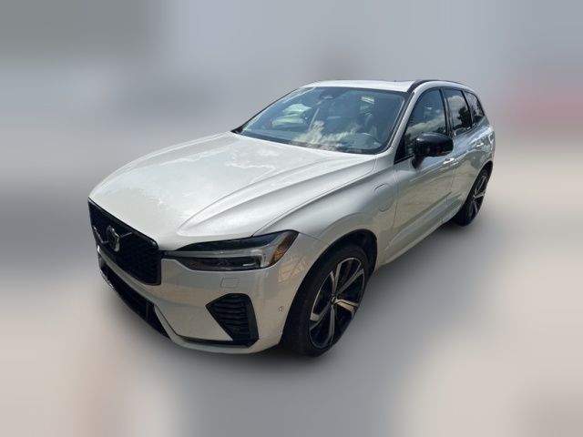 2023 Volvo XC60 Recharge Plug-In Hybrid Ultimate Dark Theme