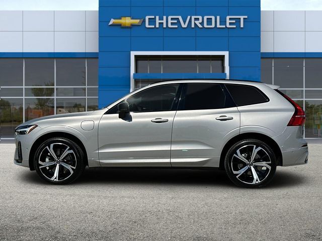 2023 Volvo XC60 Recharge Plug-In Hybrid Ultimate Dark Theme